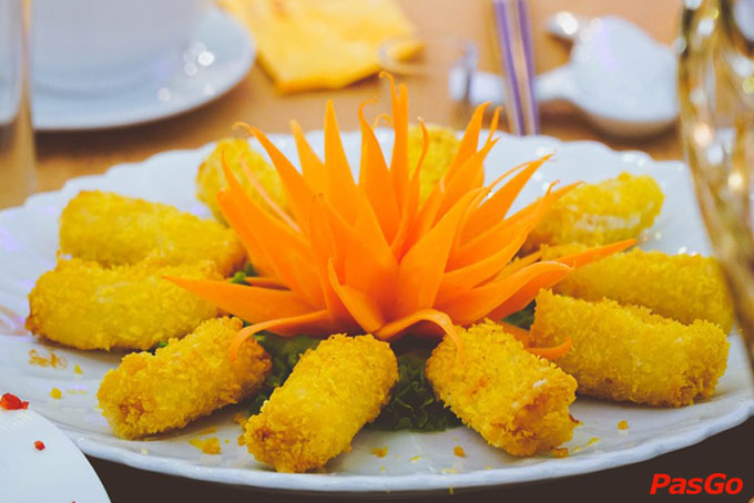 Nhà hàng Louis Palace Hoàng Hoa Thám 10