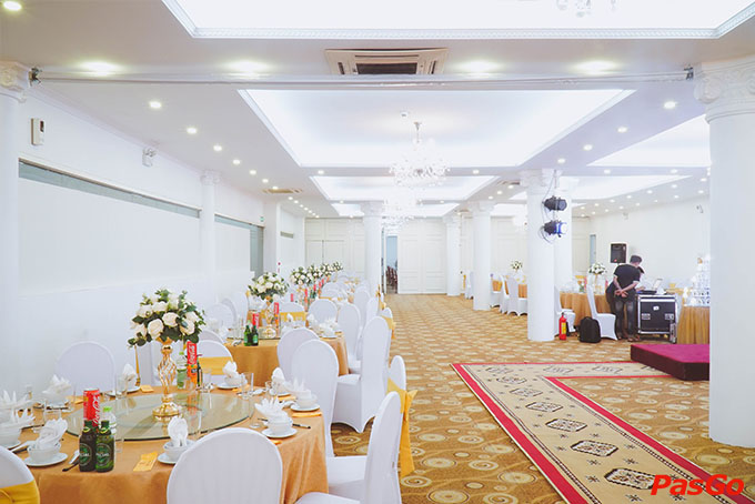 Nhà hàng Louis Palace Hoàng Hoa Thám 4