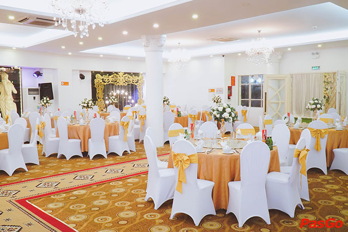 Nhà hàng Louis Palace Hoàng Hoa Thám 5