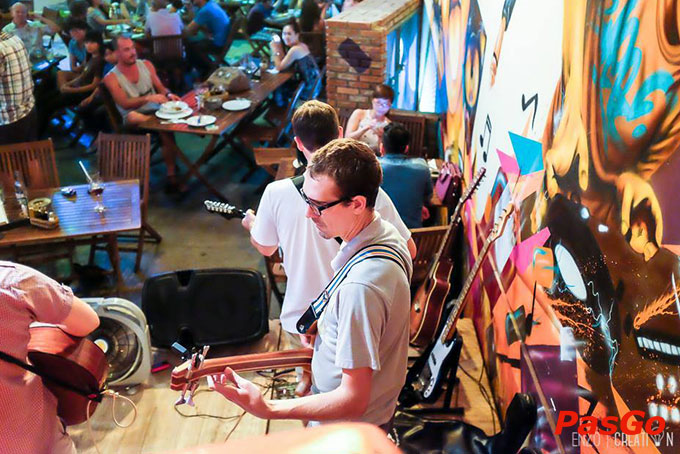 Nhà hàng Luna Pub Restaurant Trần Phú 4