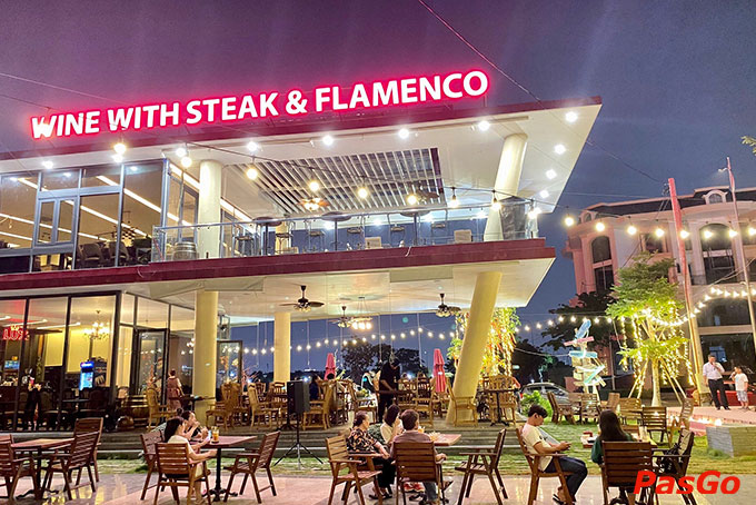 Lux Lounge là nơi khách hàng lựa chọn để tổ chức buổi tiệc sinh nhật ý nghĩa cùng bạn bè và gia đình