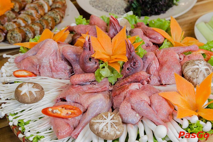 Nếu bạn đang thèm 1 cốc bia tươi mát lạnh, 1 bàn mồi ngon với những Bò Fuji núi lửa, canh chua cá lăng, sườn nướng BBQ, Cá lăng nướng giềng thì tới luôn M5+ thôi nào