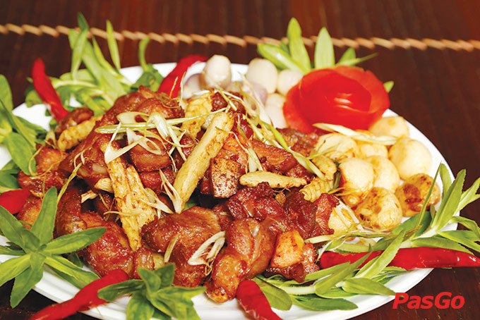 Nhà hàng Mai Châu Đỗ Quang 9