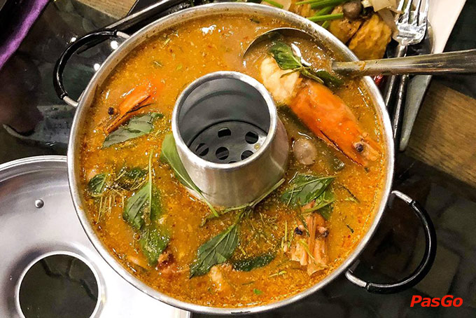 Nhà hàng MAYs Urban Thai Dine Nguyễn Ư Dĩ 12