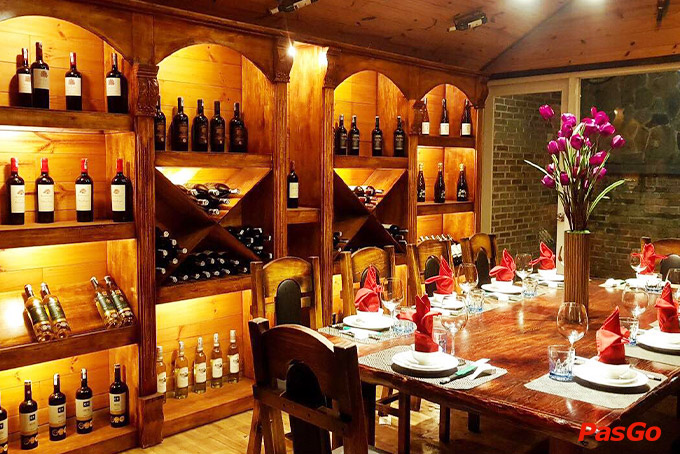 Mekong Restaurant Phan Văn Trị 15