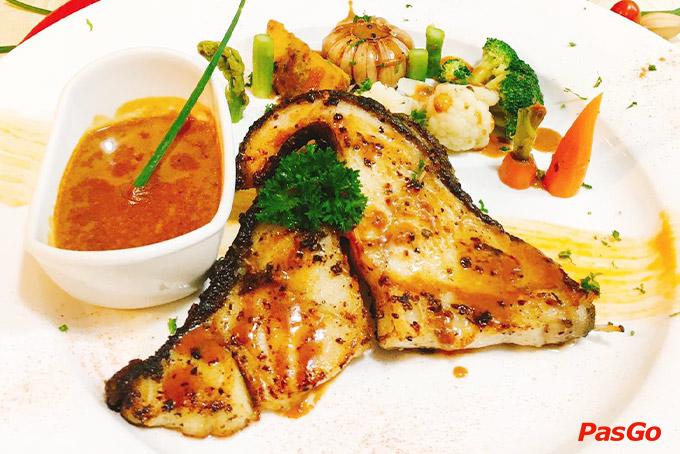 Mekong Restaurant Phan Văn Trị 3