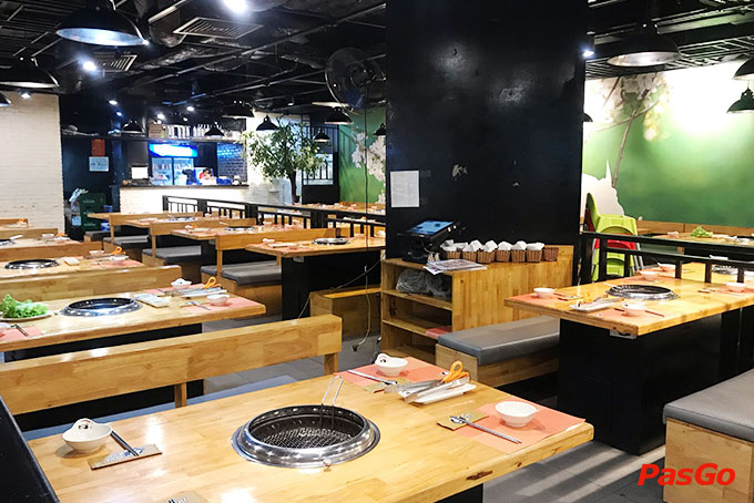 Nhà hàng Miền Tây Gri House Royal City 18