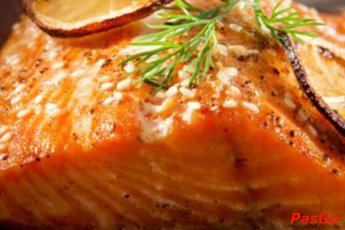 Tận hưởng bàn tiệc hoành tráng với thực đơn buffet đa dạng cùng danh mục steak siêu chất lượng