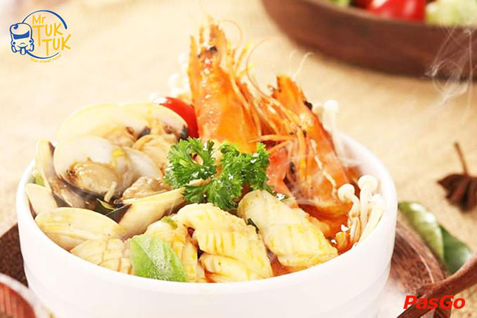 Mr TukTuk - Chùa Láng -2