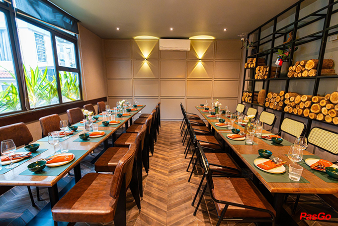 Không gian 3 tầng rỗng rãi, khu không gian mở tràn ngập cây xanh, mang đến sự thoải mái và dễ chịu