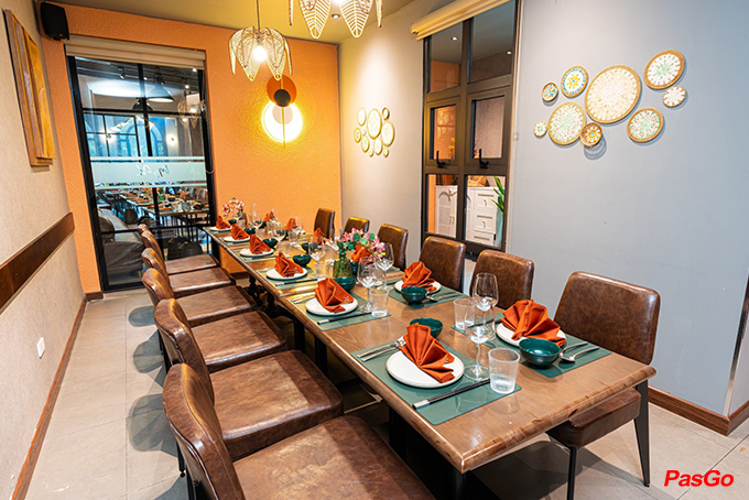 Nơi bố mẹ có thể vừa yên tâm để con thưởng thức những miếng gà tươi rán  giòn tan