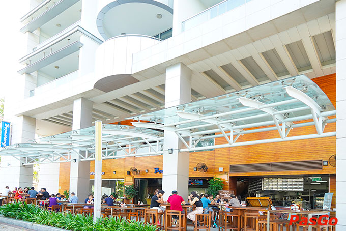 Độc đáo với không gian mở rộng rãi, thoáng mát tại Boomerang Bistro Saigon