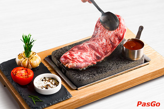 Mỗi món ăn ở Boomerang Bistro Saigon đều được lựa chọn kỹ lưỡng từ khâu nguyên liệu phải đạt chuẩn sạch, chất lượng, cho đến hương vị nêm nếm vừa ăn khi mang đến phục vụ bạn