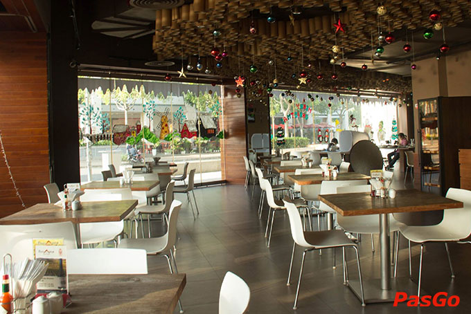 Boomerang Bistro Saigon là 1 địa chỉ lý tưởng để tổ chức những buổi họp mặt, gặp gỡ bạn bè, người thân yêu, hay dùng bữa trưa hay tối với đối tác