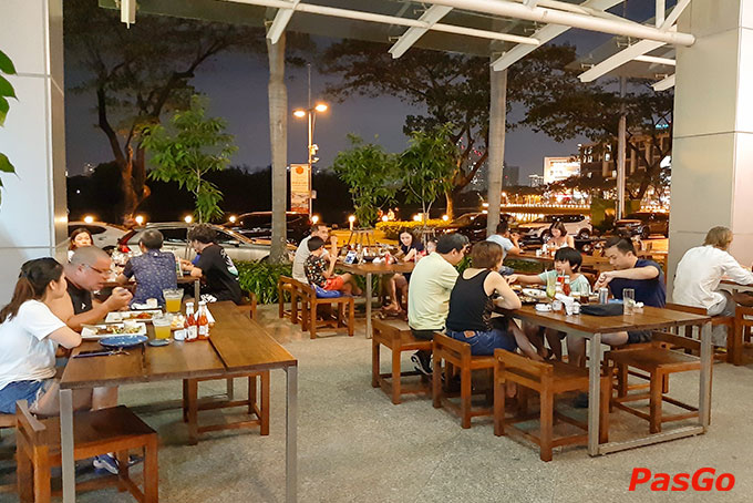 Boomerang Bistro Saigon là 1 địa chỉ lý tưởng để tổ chức những buổi họp mặt, gặp gỡ bạn bè, người thân yêu, hay dùng bữa trưa hay tối với đối tác