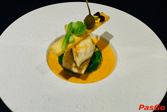 Thực khách sẽ không khỏi trầm trồ với thực đơn toàn các món Âu trứ danh chế biến từ những nguyên liệu thượng hạng