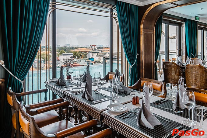 Tại nhà hàng Olivine Đường Thành bạn có thể yên tâm và thoải mái mời bạn bè thưởng thức tiệc Âu ngay tại không gian gia đình để đảm bảo riêng tư mà vẫn sang trọng và ấm cúng