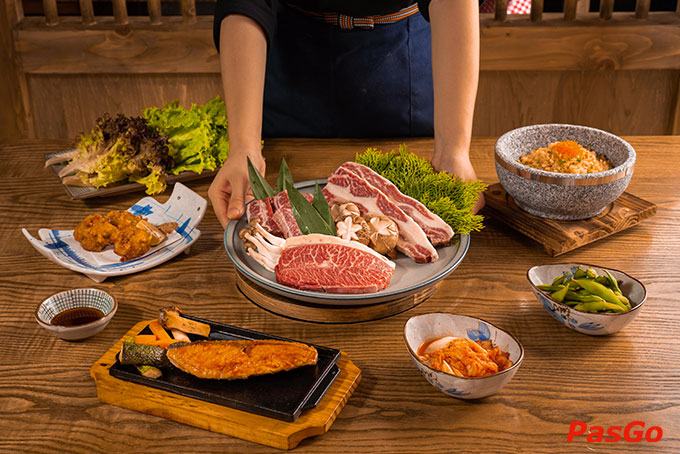 Tận hưởng menu thịt nướng thượng hạng, đậm đà chảy trong từng thớ thịt ướp sốt