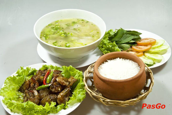 Nhà hàng Nón Lá Nguyễn Đình Chiểu: Tự hào về món ăn Việt Nam