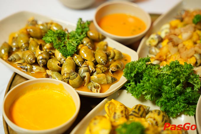 Rất nhiều hương vị tươi ngon, đậm đà như: Lẩu Ốc, Ốc hương sốt trứng muối, Ốc hương sốt bơ tỏi, Ốc Mít hấp mắm ớt, Ốc Mít hấp sả, Ốc móng tay sốt bơ tỏi, Ốc mút len sốt dừa
