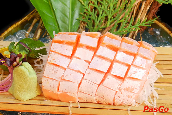 Với sự kết hợp tinh tế giữa các nguyên liệu tươi ngon và kỹ thuật chế biến của đầu bếp, mỗi món ăn đều mang đến cho thực khách một hương vị độc đáo, tinh tế và hoàn hảo