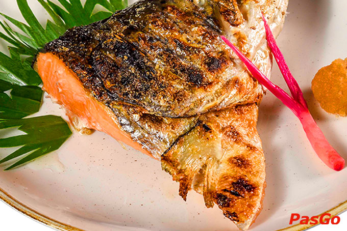 Với sự kết hợp tinh tế giữa các nguyên liệu tươi ngon và kỹ thuật chế biến của đầu bếp, mỗi món ăn đều mang đến cho thực khách một hương vị độc đáo, tinh tế và hoàn hảo