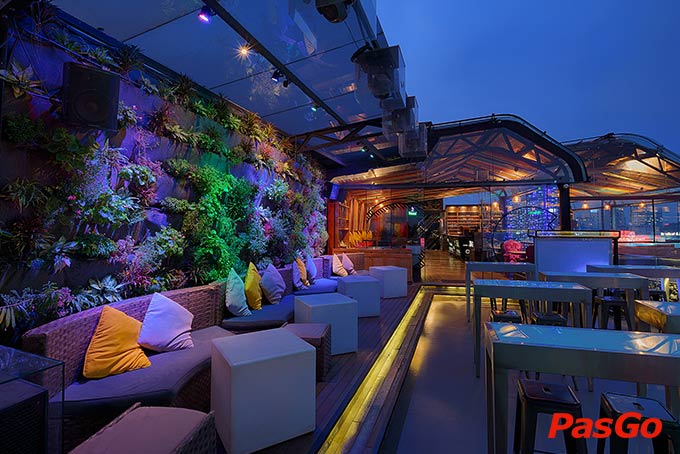 OMG Rooftop Bar Silverland Central Hotel 2