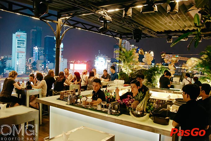 OMG Rooftop Bar Silverland Central Hotel 4