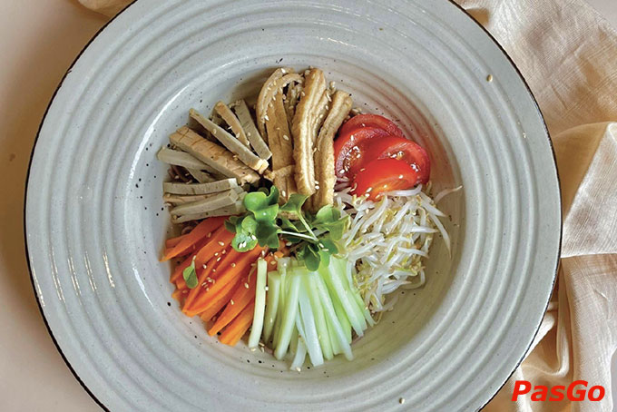 Rất nhiều lựa chọn hấp dẫn ở  Om Tara Vegan - Nhà hàng chay đang chờ bạn khám phá