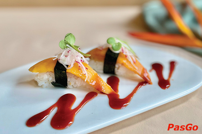 Ở Om Tara Vegan - Nhà hàng chay Lê Văn Lương các món ăn thanh mát và tốt cho sức khỏ