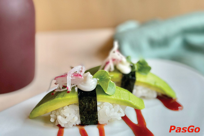 Ở Om Tara Vegan - Nhà hàng chay Lê Văn Lương các món ăn thanh mát và tốt cho sức khỏ