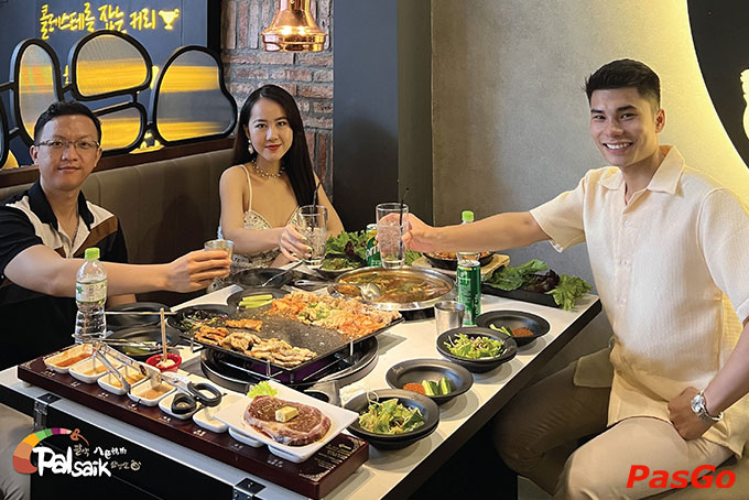  Palsaik Korean BBQ Phan Xích Long phù hợp với những bữa ăn cùng bạn bè, người thân, những dịp liên hoan, sinh nhật.
