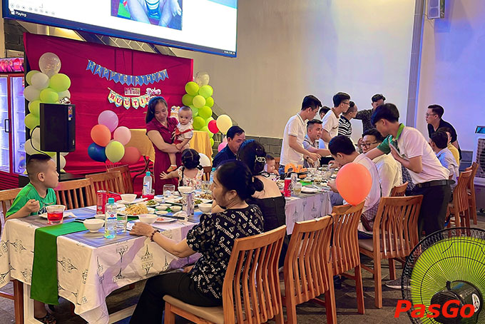 Nhà hàng còn cung cấp dịch vụ trang trí sự kiện giúp thực khách tổ chức liên hoan dễ dàng hơn