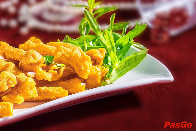 Thực khách có thể thưởng thức các món nhậu truyền thống hoặc thử nghiệm các món mới lạ, độc đáo