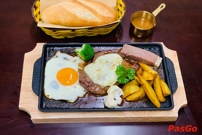 Những món ăn đa dạng về chủng loại, đủ để thỏa mãn sự ưa thích của mọi thực khách