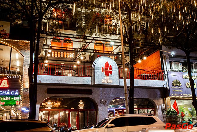 Nhà hàng QingShan tọa lạc tại số 85 Trung Hòa, P. Trung Hòa, Q. Cầu Giấy