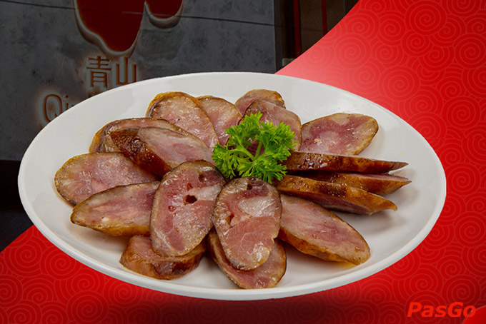 Món ăn của QingShan được chế biến theo công thức riêng và sử dụng những nguyên liệu tươi, sạch nhất của nhà hàng