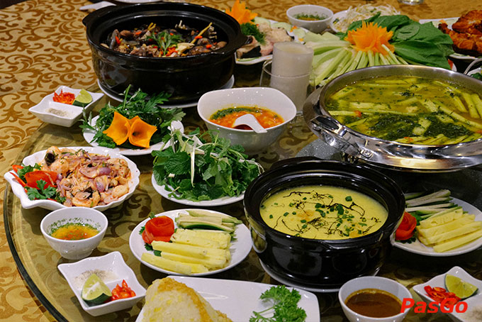 Bàn tiệc cá lăng đủ món cho bạn cơ hội thưởng thức nhiều hương vị hấp dẫn từ đặc sản cá lăng trứ danh đất Phú Thọ