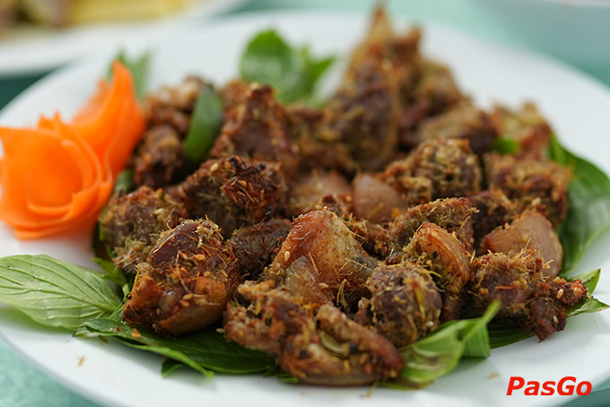 Ngoài ra, nhà hàng còn có các món đặc sản về Dê, Gà quê, Ba Ba…