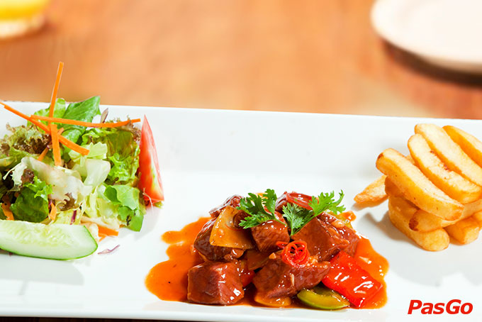 Quán Gà Ngon Saka Hoàng Diệu 10