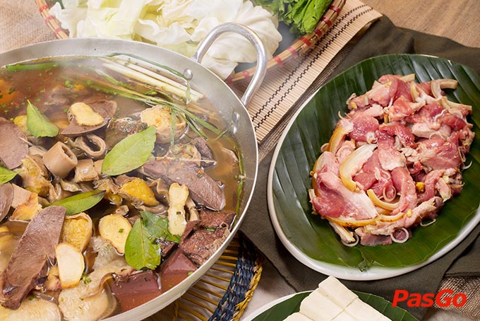 Nhà hàng Quành 6 Nguyễn Phong Sắc 8