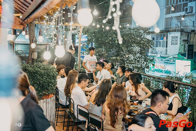 Không gian ngoài trời tại tầng 2