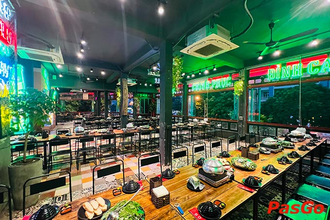 Thực khách có thể thoải mái lựa chọn vị trí ngồi mà mình yêu thích khi đến đây