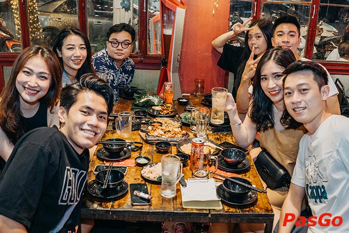 uán Nhậu Tự Do không chỉ thu hút thực khách trong nước mà còn được rất nhiều du khách nước ngoài lựa chọn