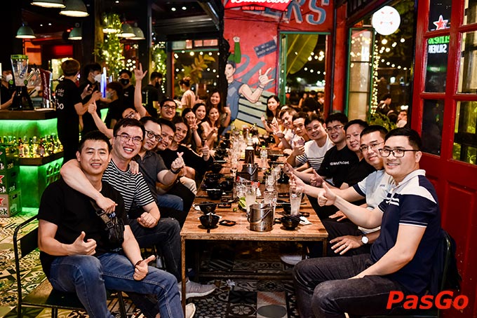 Thực khách có thể thoải mái lựa chọn vị trí ngồi mà mình yêu thích khi đến đây