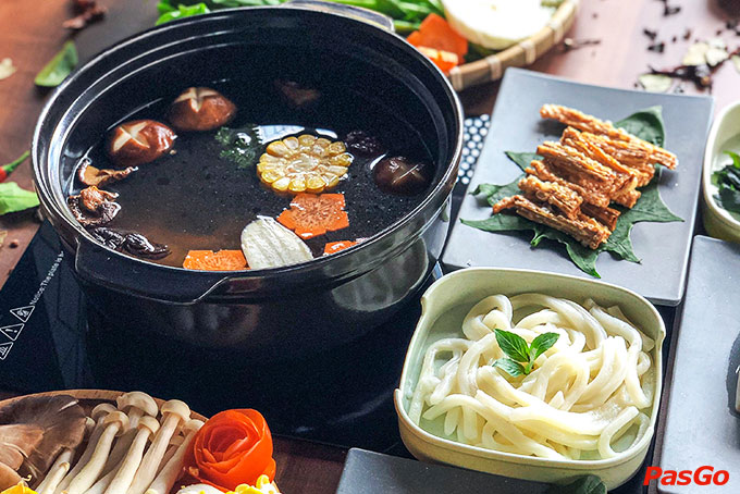 Rakuen Hotpot - Lê Văn Sỹ -1