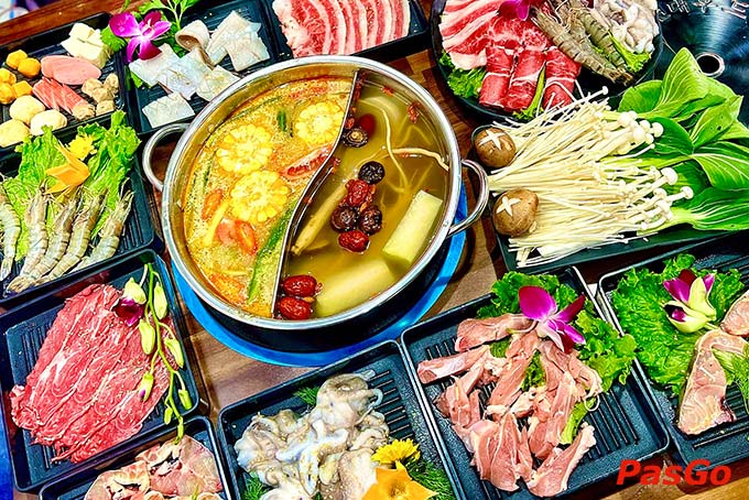 Nhà hàng Safodi Vũ Tông Phan là một địa điểm ẩm thực đa dạng với loại hình buffet nướng lẩu