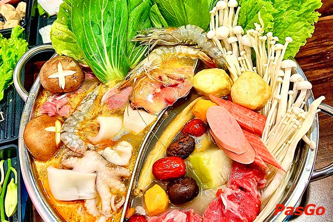 Với giá cả phải chăng, khách hàng có thể thỏa sức thưởng thức những món ăn ngon và chất lượng tại Nhà hàng