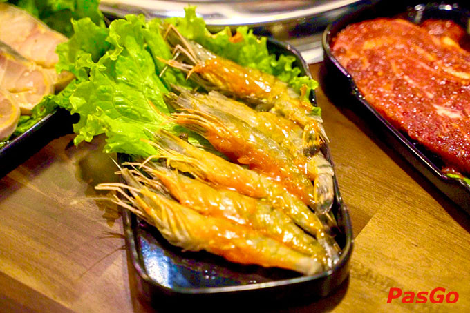 Với giá cả phải chăng, khách hàng có thể thỏa sức thưởng thức những món ăn ngon và chất lượng tại Nhà hàng