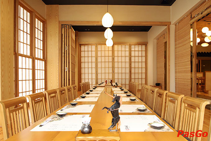 Toạ lạc tại vị trí đắc địa - Saiko Sushi Hai Bà Trưng chắc chắn là một địa điểm quá đỗi phù hợp cho những chuyến vivu của bạn cùng người thân, bạn bè, đối tác